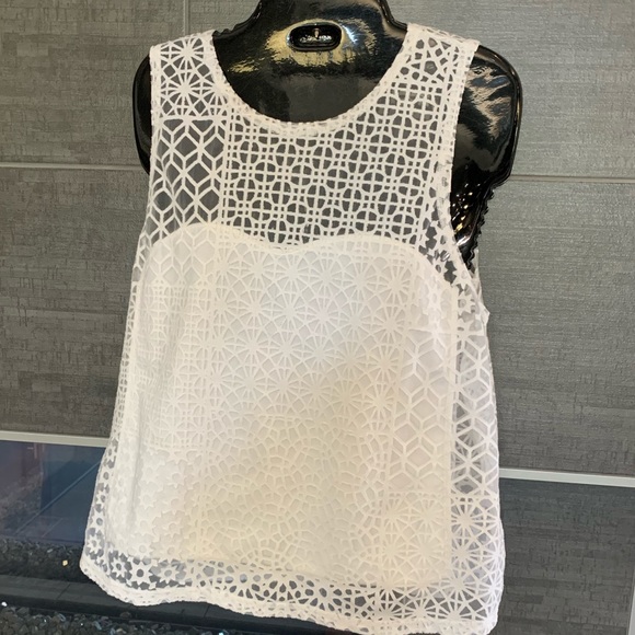 White RVCA tank - Picture 3 of 7